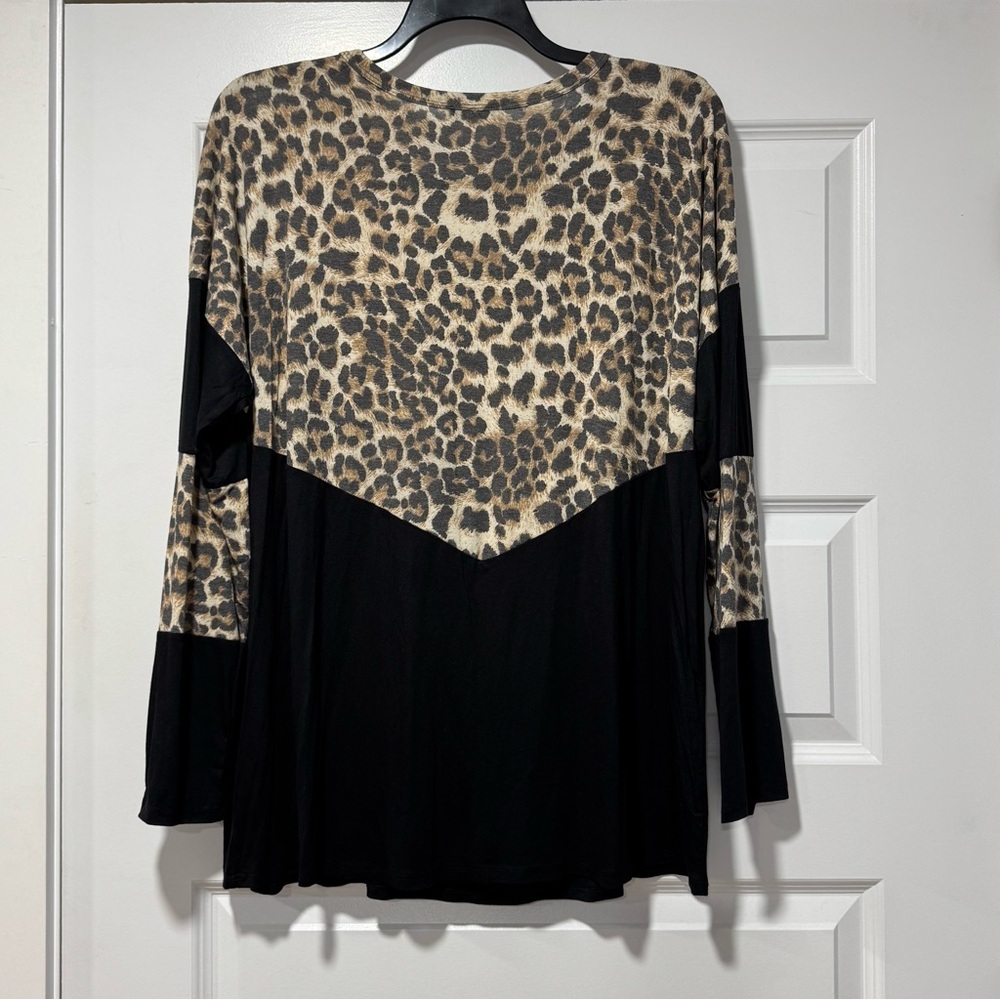 HEIMISH USA Leopard and Black Long Sleeve Top 04-0150 - Picture 3 of 6